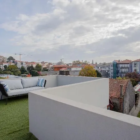 Appartamento Liiiving In Historic & Sunny Terrace Oporto